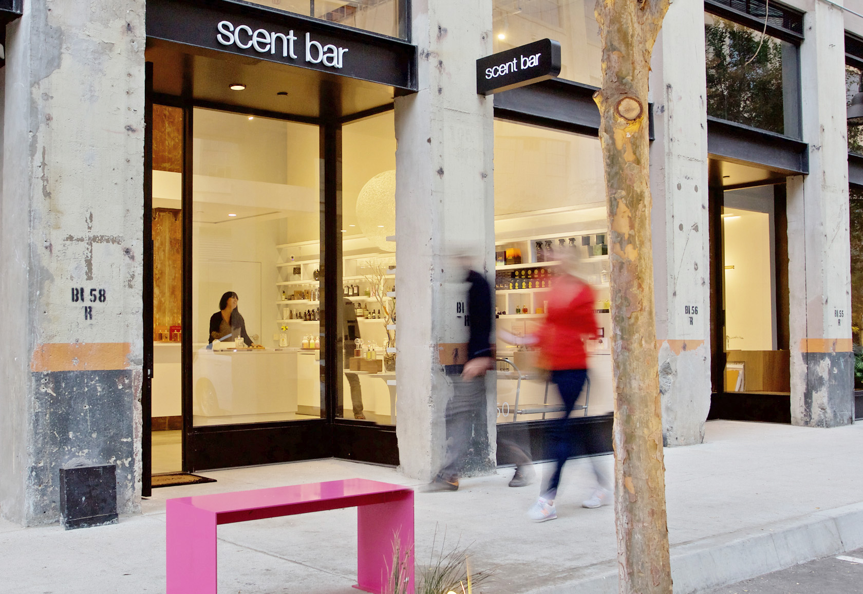 the best selection of niche perfumes, fragrances and candles anywhere.